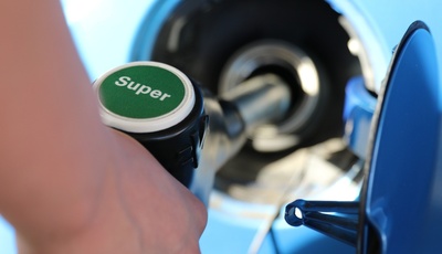 Preise fr Benzin und Diesel driften auseinander