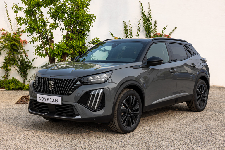 Erste Fahrt im neuen Peugeot e-2008