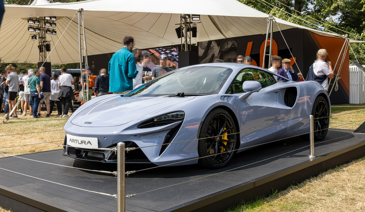 mid Goodwood - Der McLaren Artura ein weiteres Hybrid Supercar mit 680 PS/720 Nm und 330 km/h Topspeed. Mike Neumann / mid