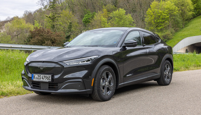 Sportlicher Ford Mustang Mach-E elektrifiziert