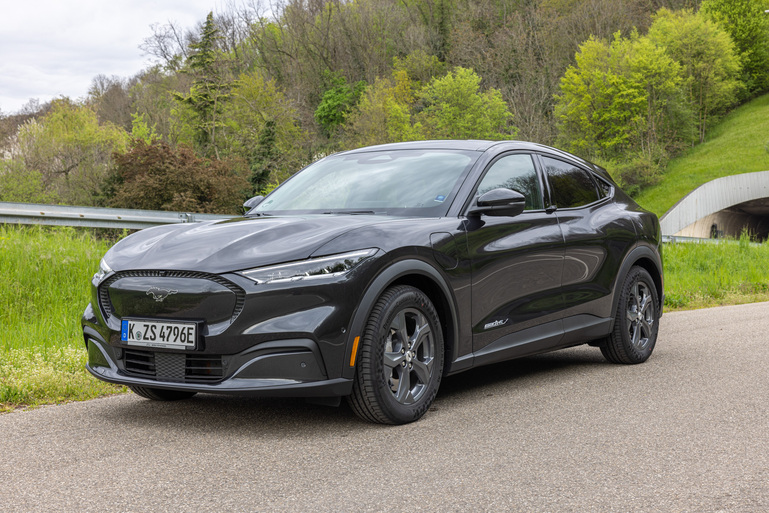 Sportlicher Ford Mustang Mach-E elektrifiziert