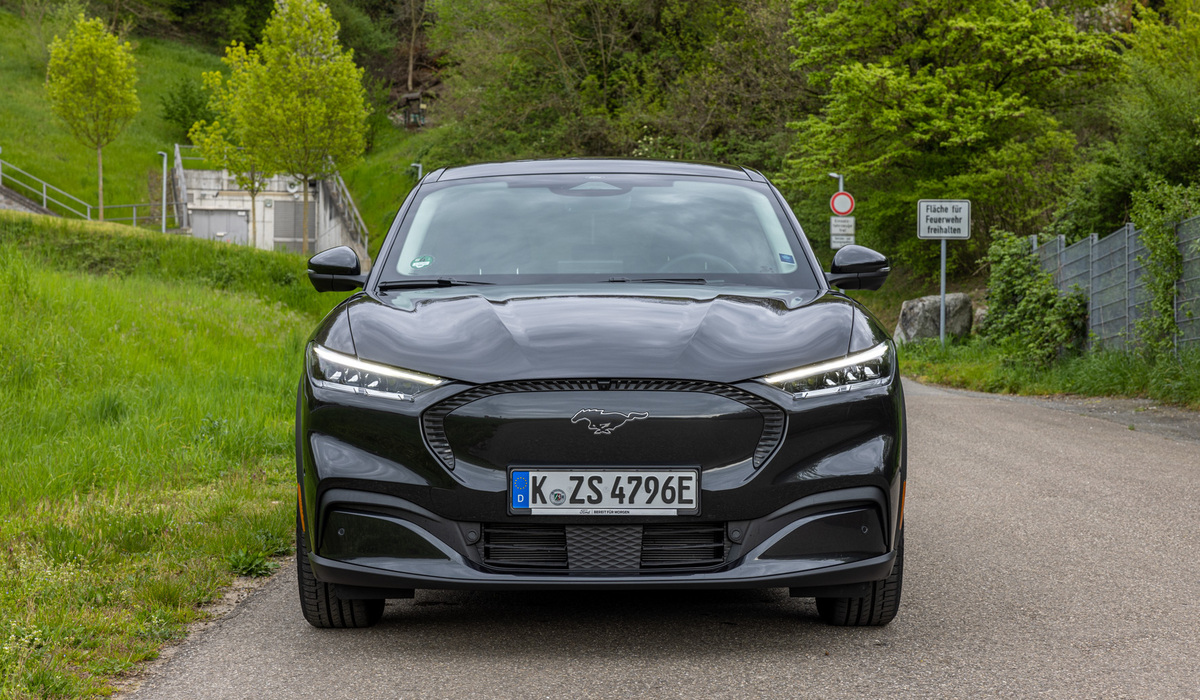 mid Groß-Gerau - Der Mustang bleibt als Logo in der geschlossenen Front. Mike Neumann / mid