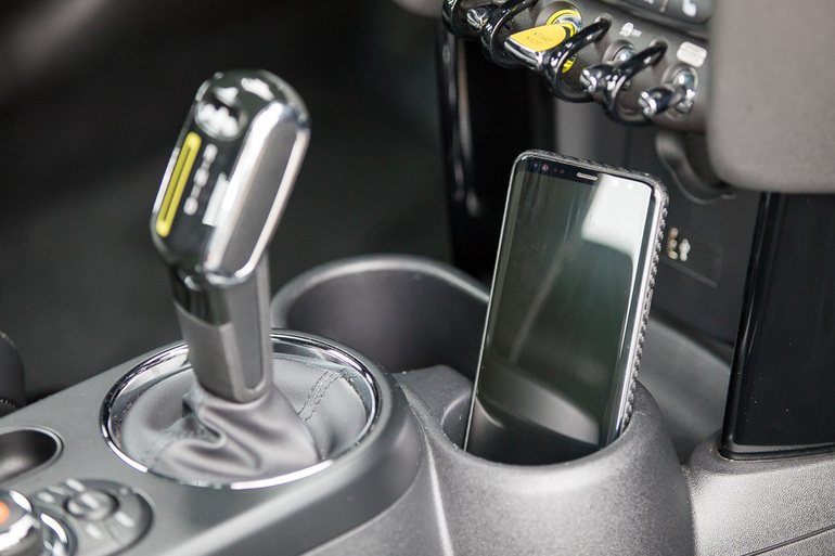 Kein Handy am Steuer