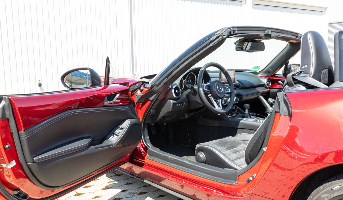 mid Groß-Gerau - Die Türen sind mit Leder bezogen und das Bose-Soundsystem sorgt für knackigen Sound. Mike Neumann / mid