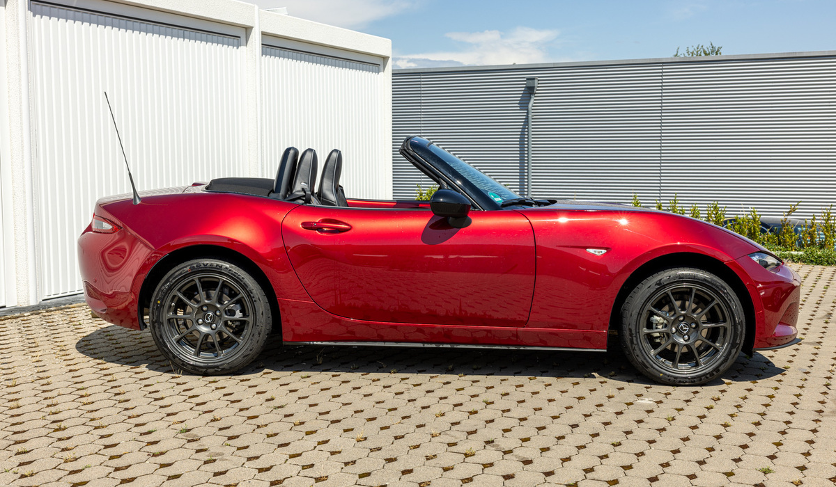 mid Groß-Gerau - Bei schönem Wetter ist das Stoffverdeck mit nur einem Handgriff geöffnet. Mike Neumann / mid