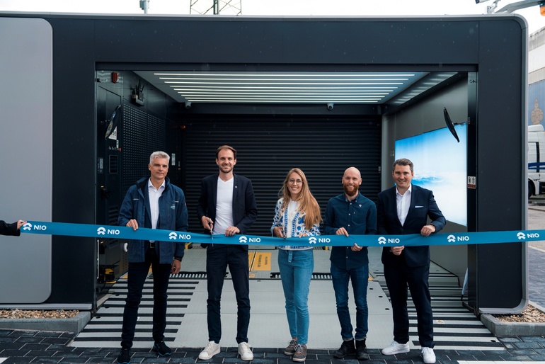 Nio powert bei Lade- und Batterietausch-Infrastruktur