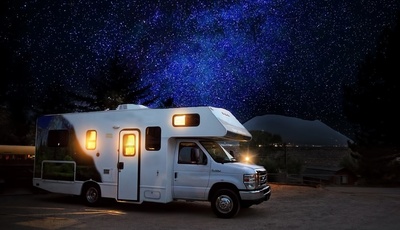 Caravan und Co.: Einstellplätze clever buchen