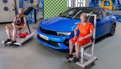 Opel feiert 50 Jahre Sicherheitsgurt