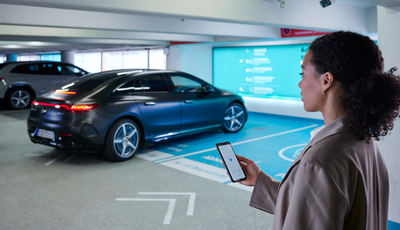 Fahrerlos parken mit dem Mercedes EQE