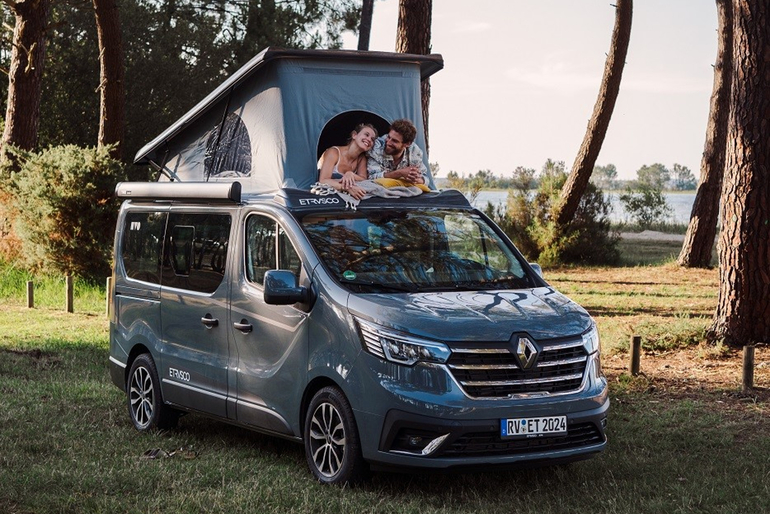 Renault Trafic mit vier Betten