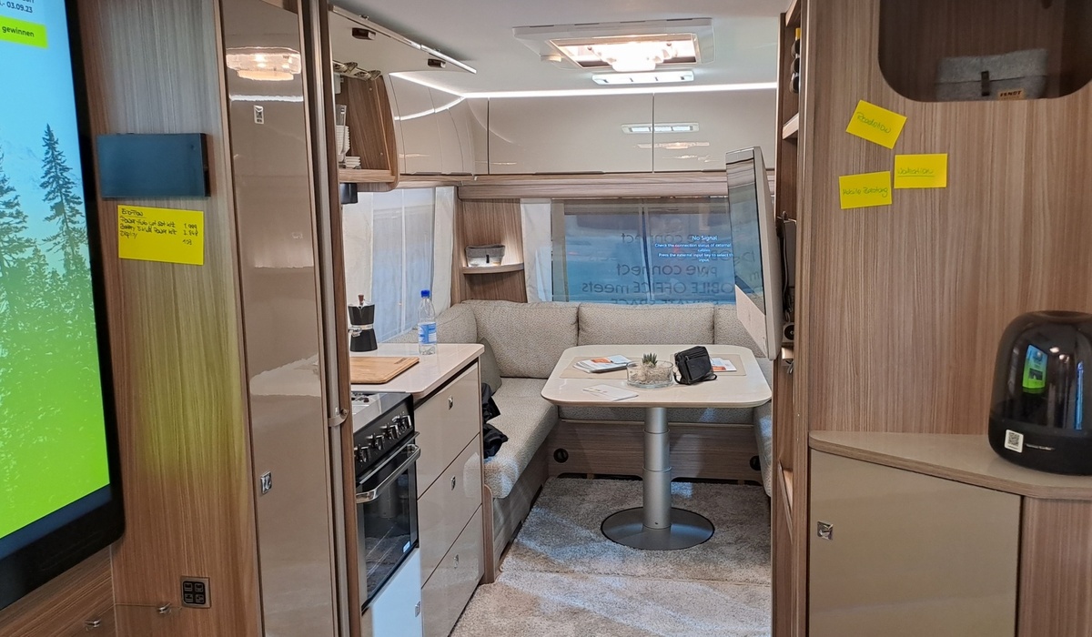 mid Düsseldorf - Als Schlafraum nutzbar ist der abschließbare Küchen- und Wohnbereich. Karl Seiler / mid