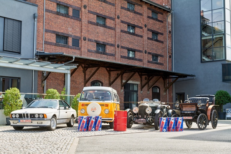 Historische Fahrzeuge mit modernen E-Fuels im Tank Historische Fahrzeuge mit modernen E-Fuels im Tank