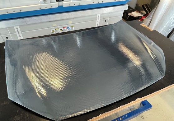 IAA Mobility: Solar-Folie für mehr E-Auto-Reichweite