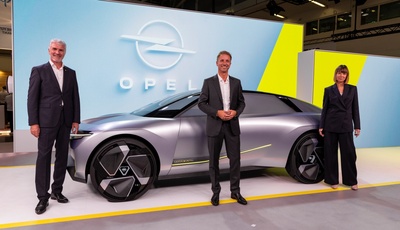 IAA Mobility: Opel Experimental feiert Weltpremiere