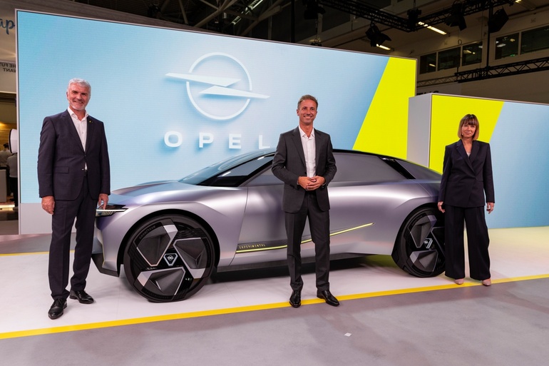 IAA Mobility: Opel Experimental feiert Weltpremiere
