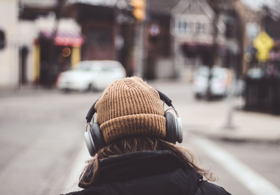 Gefahr durch Kopfhörer im Straßenverkehr