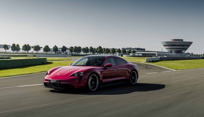 Ein Porsche Taycan für den guten Zweck