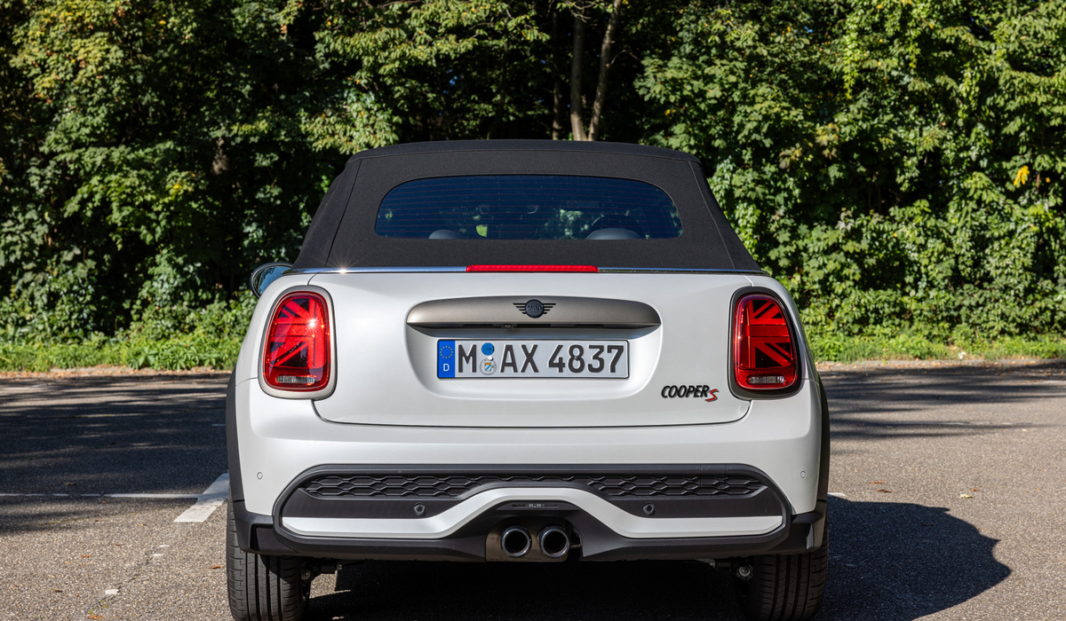 mid Groß-Gerau - Der Doppelauspuff sorgt im Sportmodus für einen kernigen Sound. Mike Neumann / mid