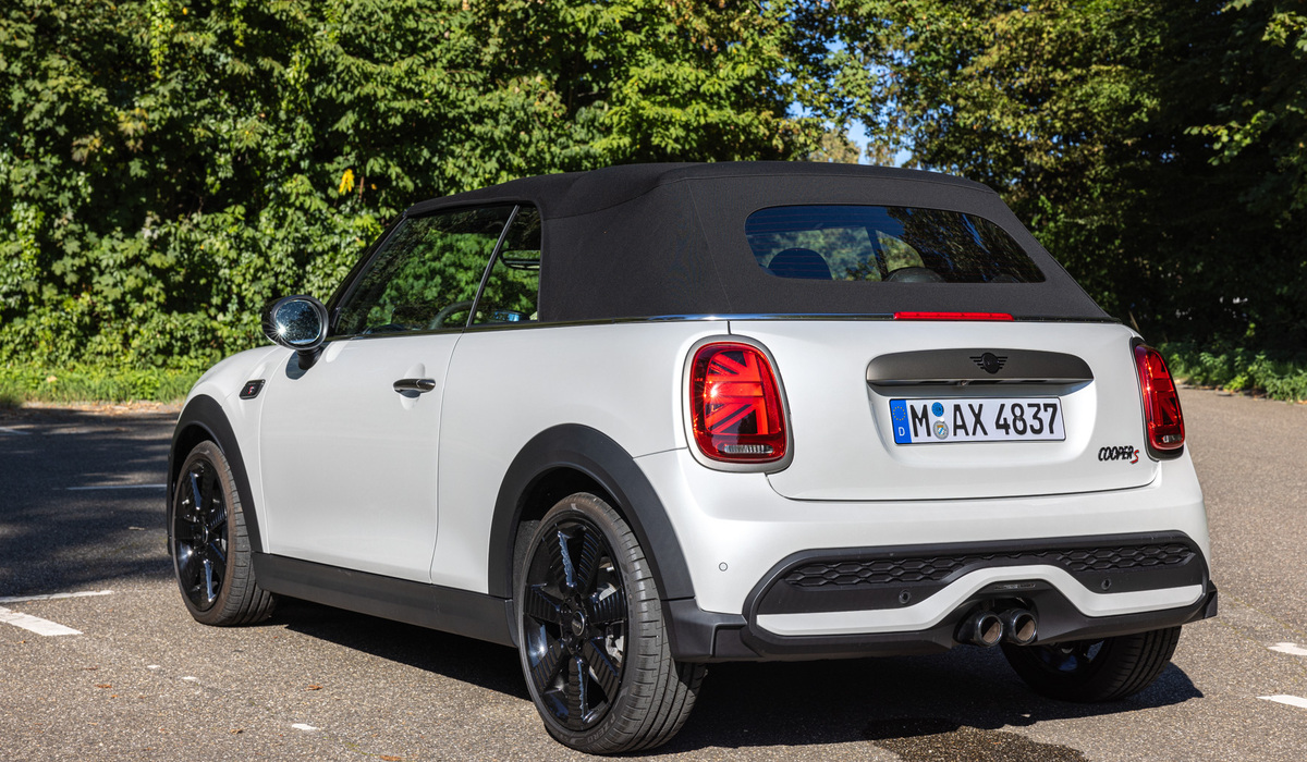 mid Groß-Gerau - Macht auch geschlossen eine gute Figur, typisch sind die Heckleuchten. Mike Neumann / mid