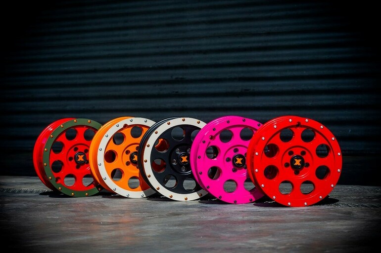 X-raid präsentiert bunte Felgen für Mini Countryman