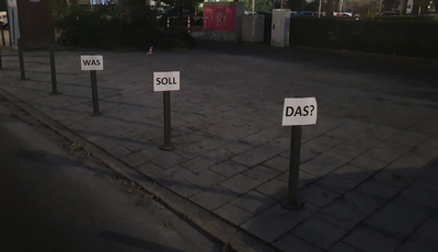 Verwunderung über Sperrung von Parkraum
