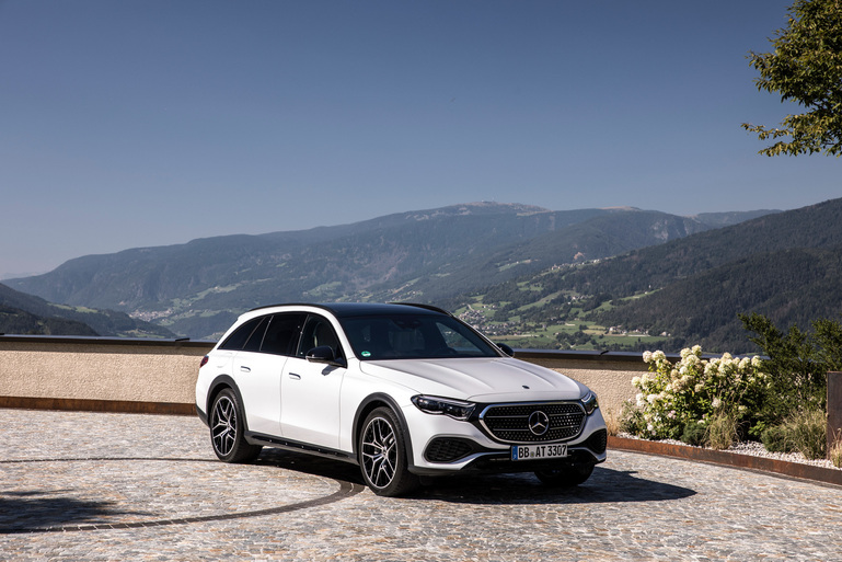 Mercedes E-Klasse T-Modell All-Terrain am Start