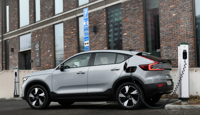 Volvo erleichtert Laden an öffentlichen Stationen