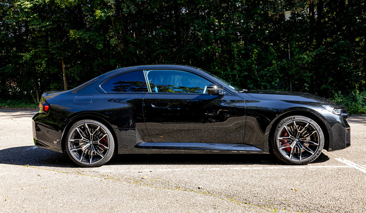 mid Groß-Gerau - Die Motorhaube ist in die Länge gewachsen, die Technik basiert zu großen Teilen auf M3/M4 Basis. Mike Neumann / mid