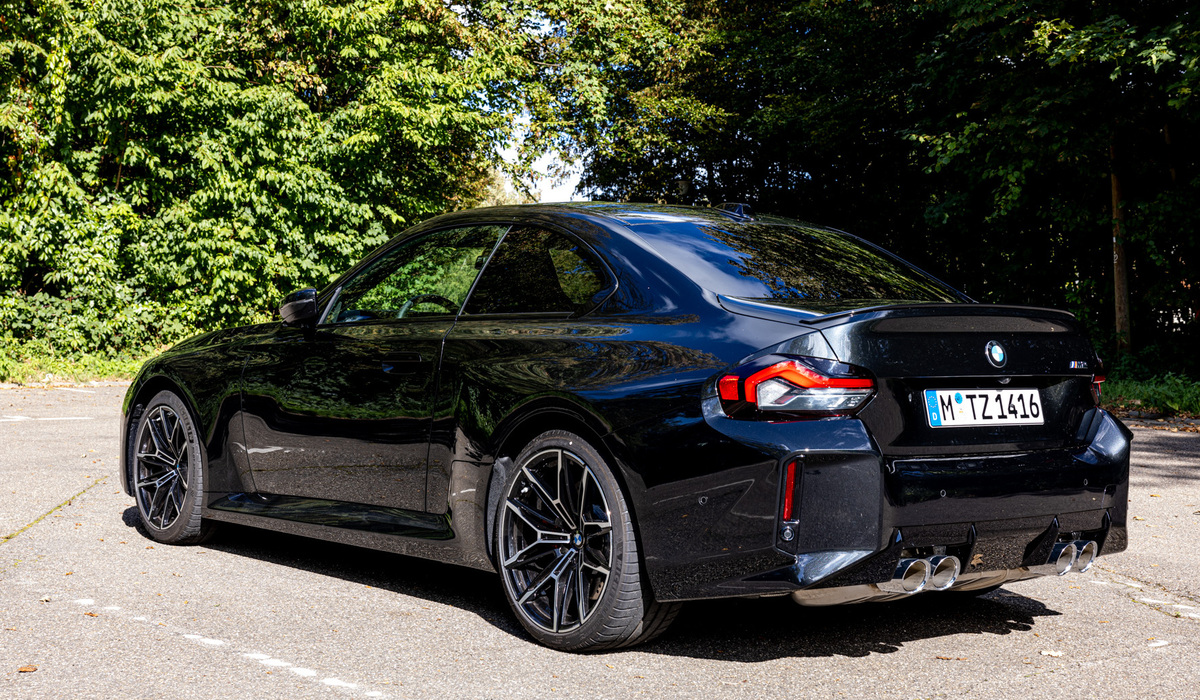 mid Groß-Gerau - Im Vergleich zum Vorgänger ist der M2 spürbar in alle Dimensionen gewachsen. Mike Neumann / mid