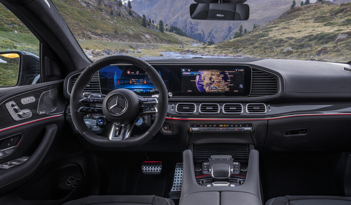 mid Groß-Gerau - Im Cockpit beinhaltet das MBUX-Infotainmentsystem Hybrid-spezifische Anzeigen und Funktionen. Mercedes-AMG