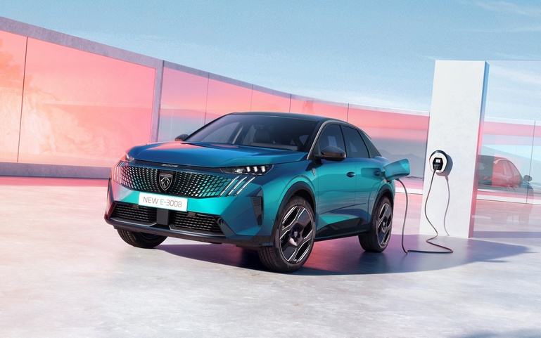 Auto Zürich: Weltpremiere des Peugeot E-3008
