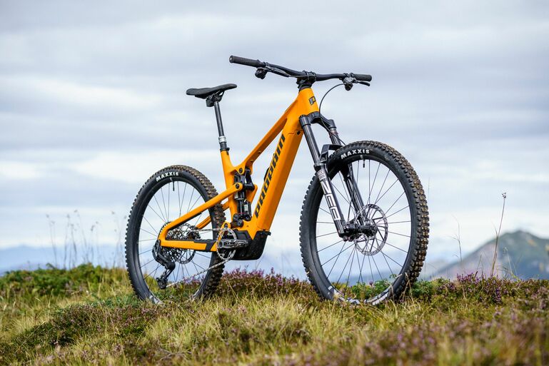 E-MTB-Antrieb Sram Eagle Powertrain - Automatik-Schaltung und Brose-Power