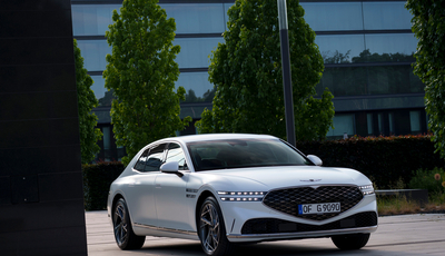 Motorhaube des Genesis G90 stellt Rekord auf