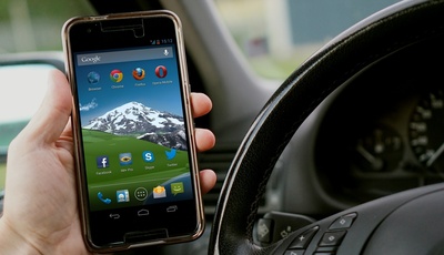 Handymanie bei jungen Autofahrern nimmt wieder zu