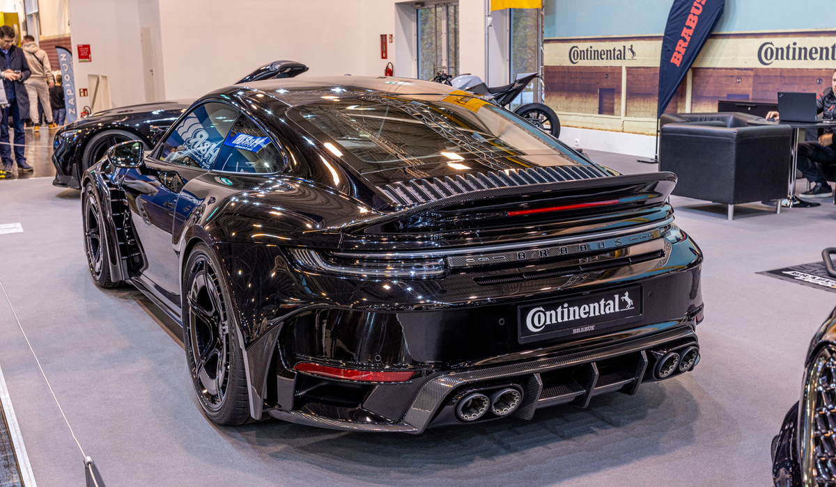 mid Essen - Dieser Porsche 911 Turbo wurde von Brabus veredelt, am Rocket 900R wurden Motor, Carbon, Felgen und Innenraum angefasst ... über 500.000 Euro werden für dieses Schmuckstück fällig. Mike Neumann / mid