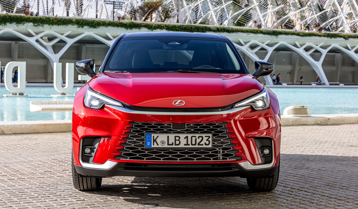 mid Valencia - Voll-LED Scheinwerfer mit adaptivem Kurvenlicht gibt es, Matrix-LED Scheinwerfer sind nicht erhältlich. Mike Neumann / mid