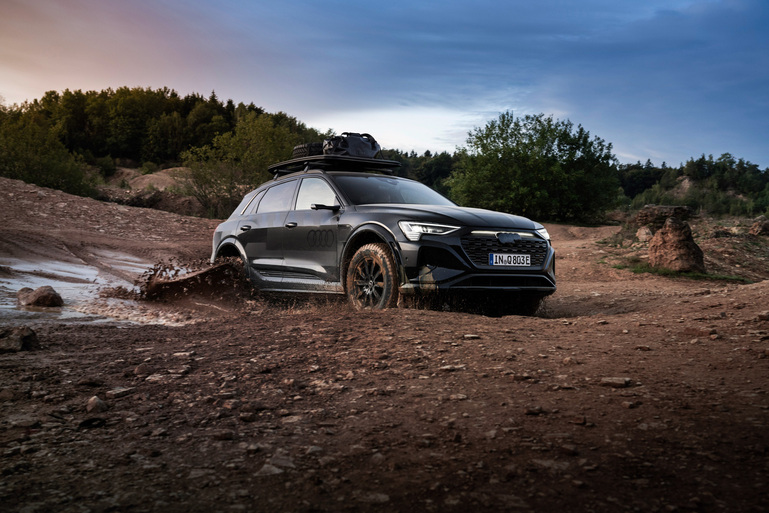 Offroad pur - Audi Q8 e-tron edition Dakar