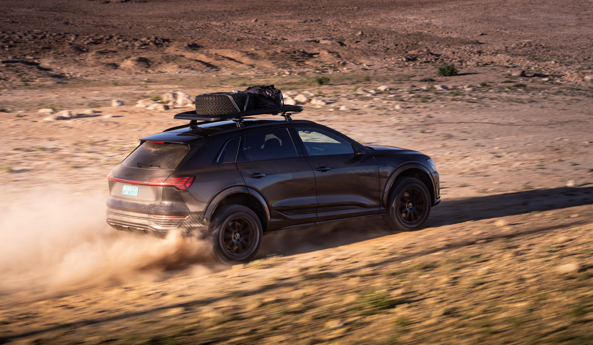 mid Oman - Die Höchstgeschwindigkeit ist bei 200 km/h abgeregelt. Audi