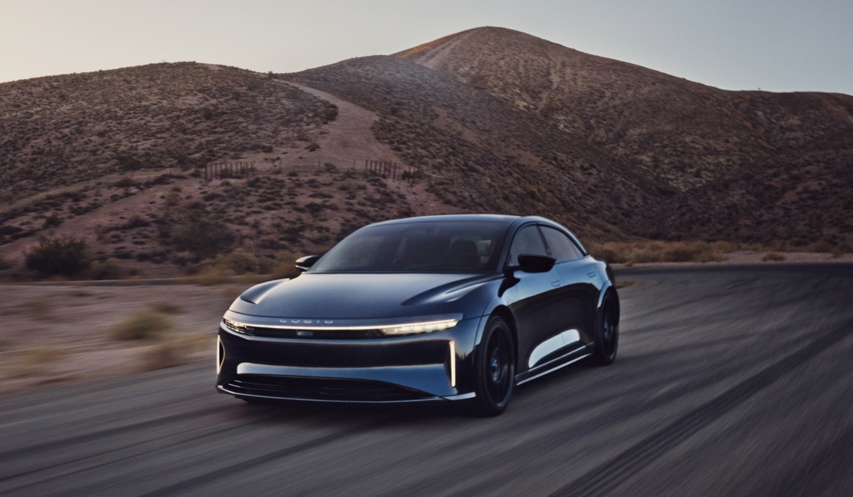 mid Groß-Gerau - Der Lucid Air Sapphire ist die weltweit erste vollelektrische Luxus-Supersportlimousine und verfügt über drei Motoren. Lucid