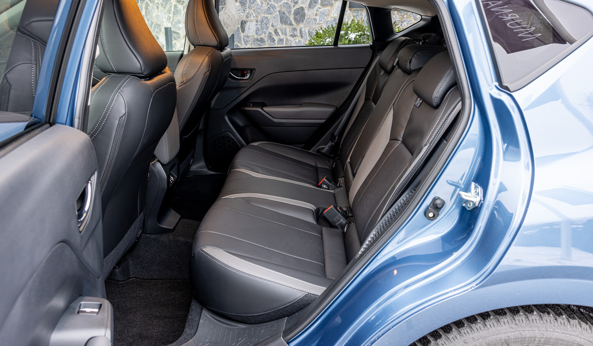 mid München - Gemütlicher Fond, zwei Isofix-Halterungen für Kindersitze sind ebenfalls integriert, eine extra Belüftung im Fond fehlt. Mike Neumann / mid