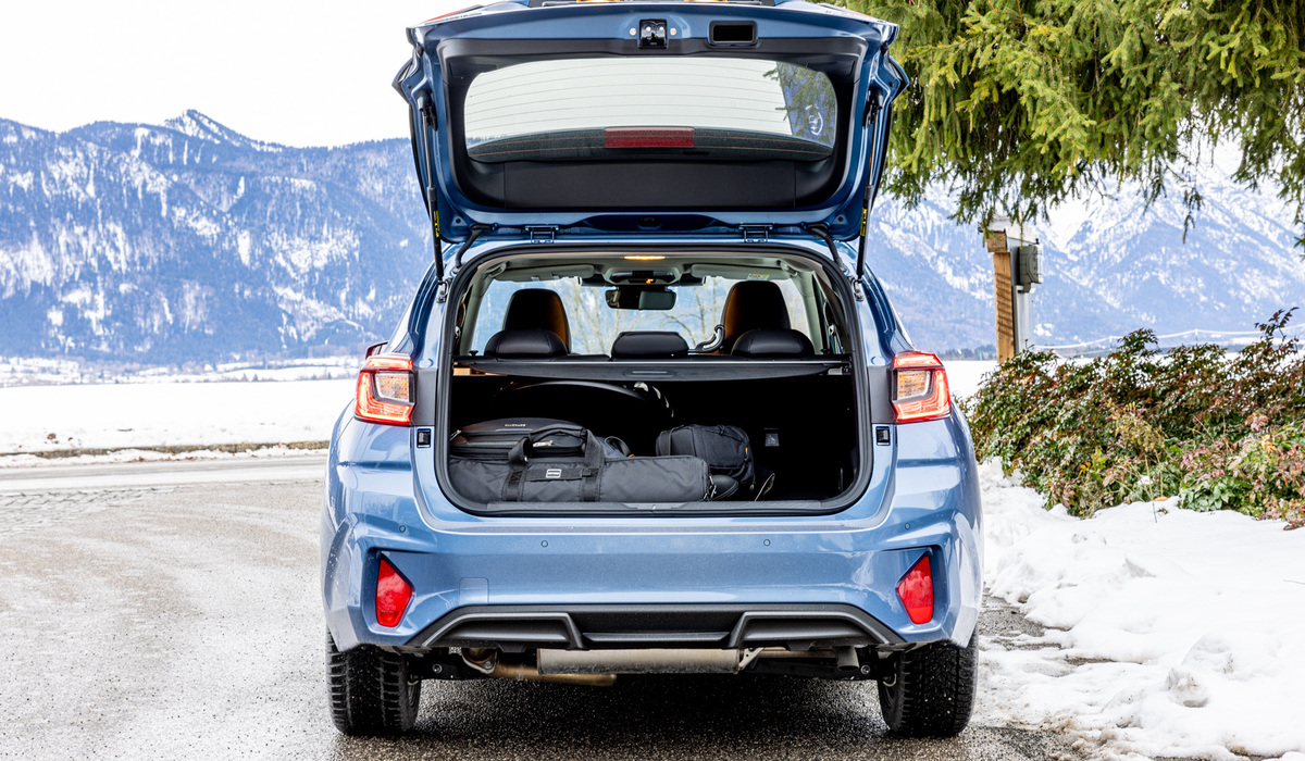 mid München - 315 Liter Kofferraumvolumen sind für den Einkauf und den Motorjournalisten mehr als ausreichend. Mike Neumann / mid