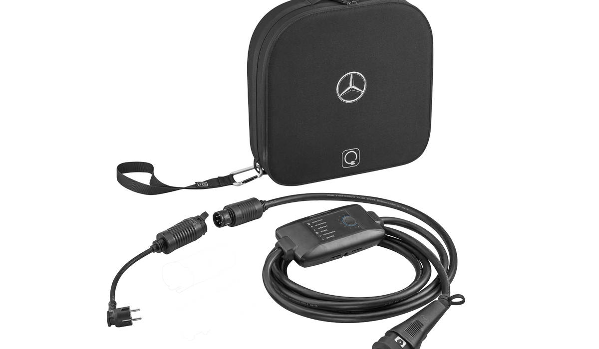 mid Groß-Gerau - Verpackt ist das Ladesystem in einer edlen Tasche im Benz-Design. Mercedes-Benz