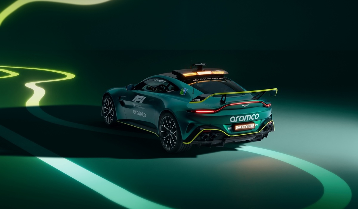 mid Groß-Gerau - Für zusätzlichen Abtrieb wurde ein neuer Heckflügel in einer maßgeschneiderten Position mit einer abgestimmten Abrisskante angebracht. Aston Martin