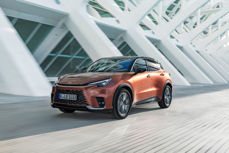 Lexus LBX rollt zum Händler