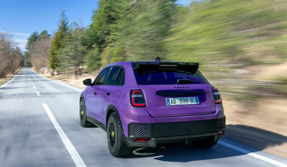 mid Groß-Gerau - Stromer mit 240 Pferdestärken: der Abarth 600e Scorpionissima. Abarth / Stellantis