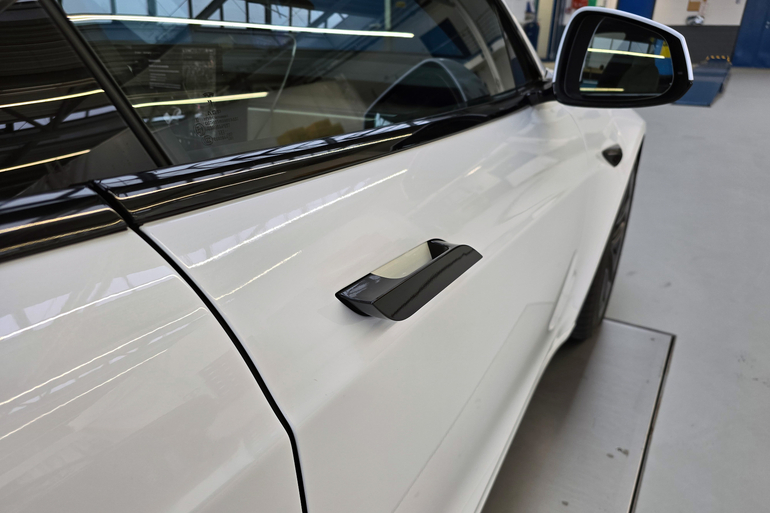 Warnung vor versenkbaren Türgriffen