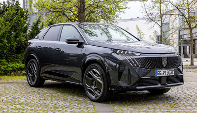 Erste Fahrt im Peugeot E-3008