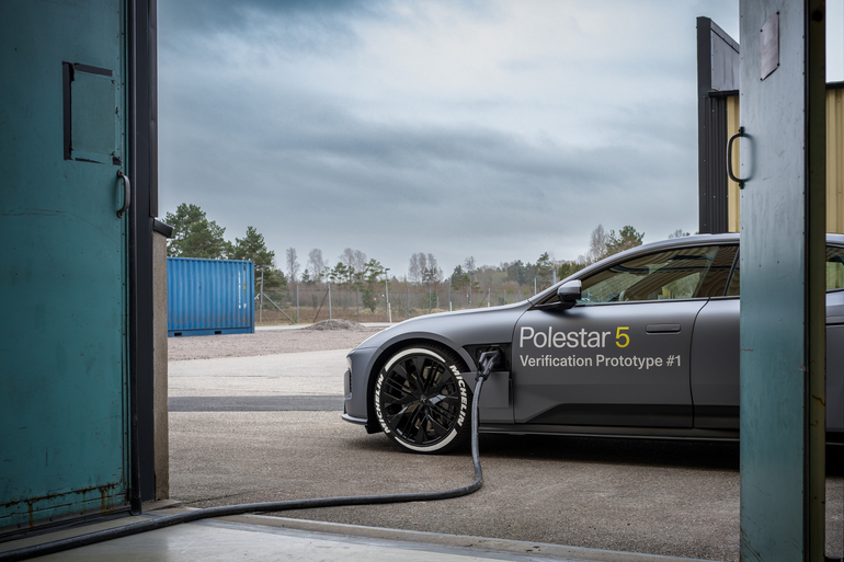 Polestar 5 binnen zehn Minuten aufgeladen Polestar 5 binnen zehn Minuten aufgeladen