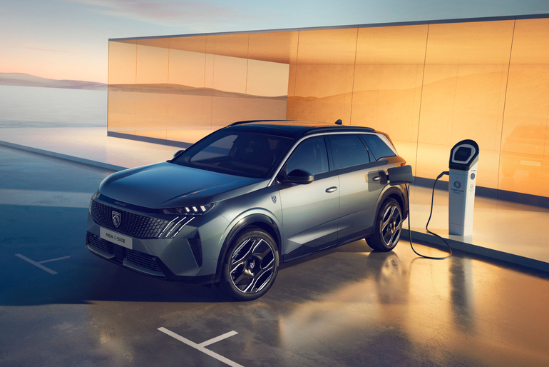 Peugeot E-5008: Großraum-Stromer für sieben Insassen