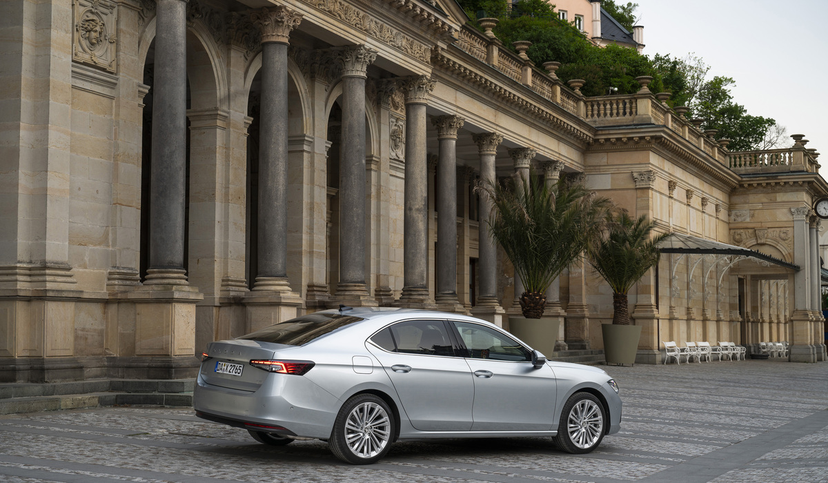 Der Superb ist aber auch ein sehr gutes Auto geworden, das sich zurecht als Flaggschiff der Skoda-Palette bezeichnen darf Foto: Skoda